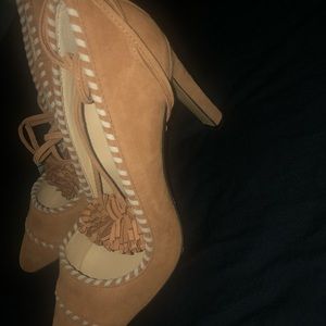 Gorgeous Max Mara Italian made heels.